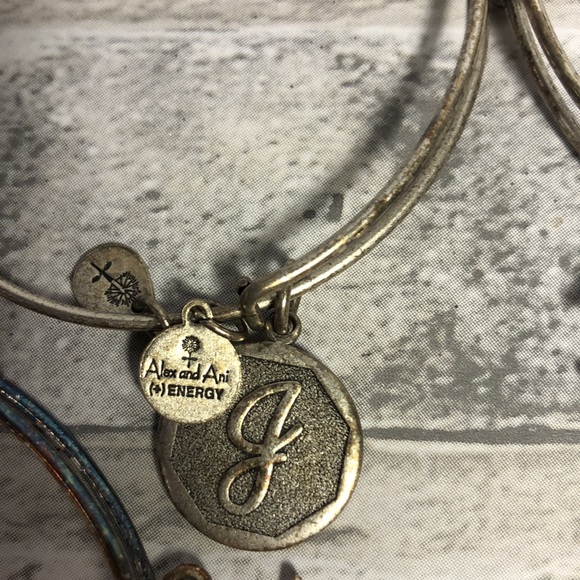 5 Alex & Ani charm bracelets silver tone penquin bumblebee starfish - Picture 5 of 6